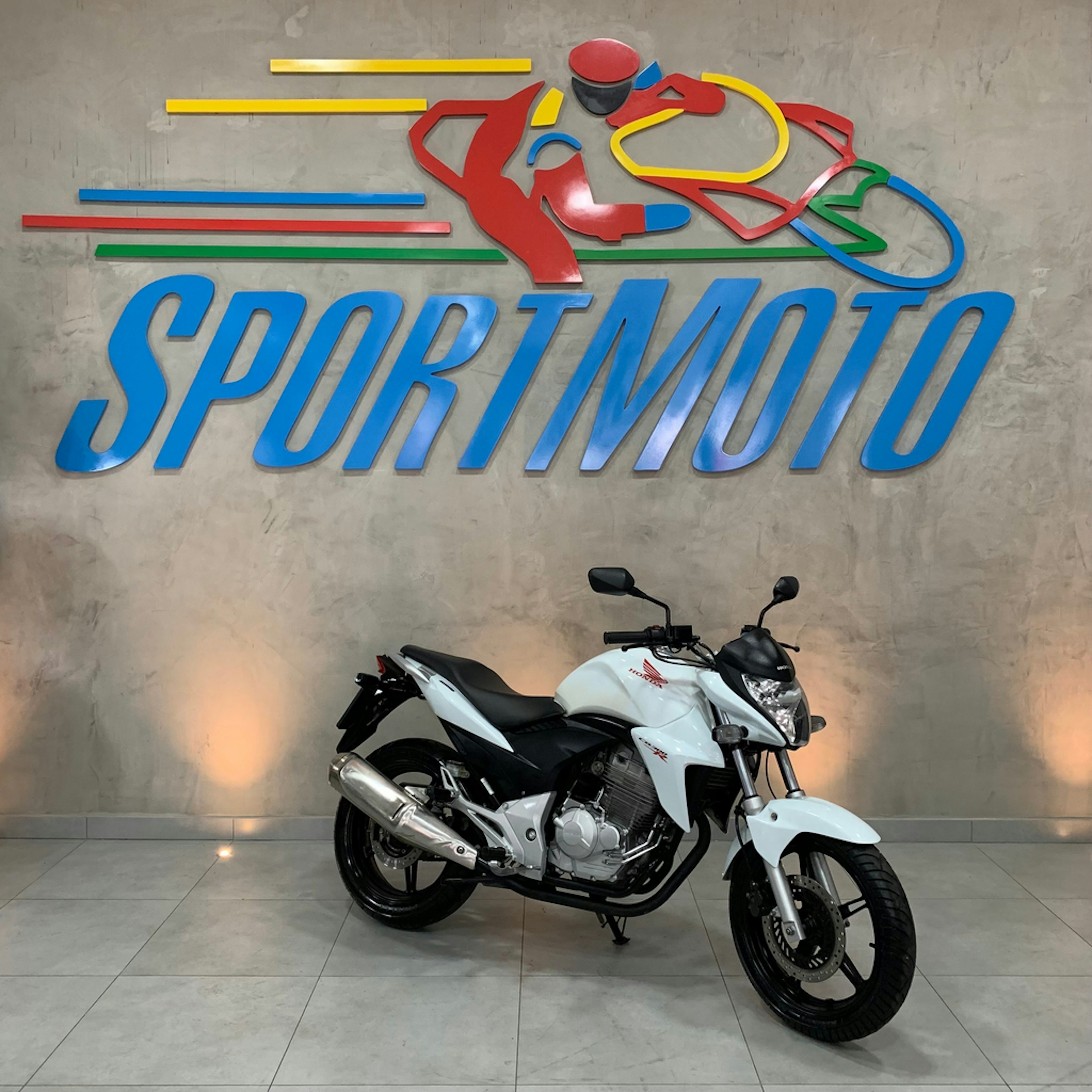 Compre agora mesmo Honda CB 300R